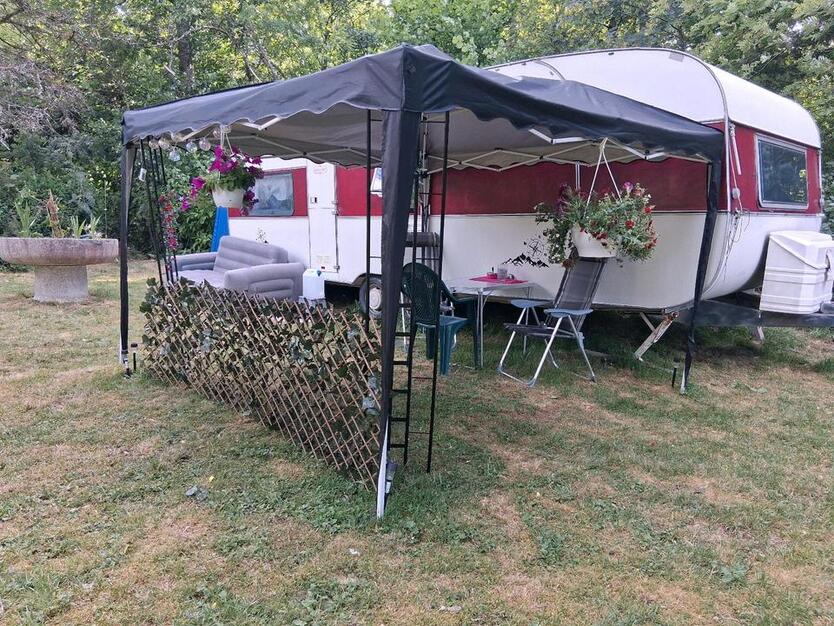 Biete Fewo Wohnwagen zur Vermietung an Urlauber am Fichtelsee