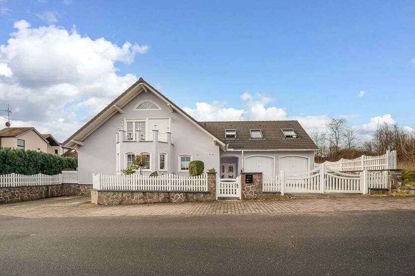 Haus zum Kaufen in Glattbach 1.390.000 € 381 m²