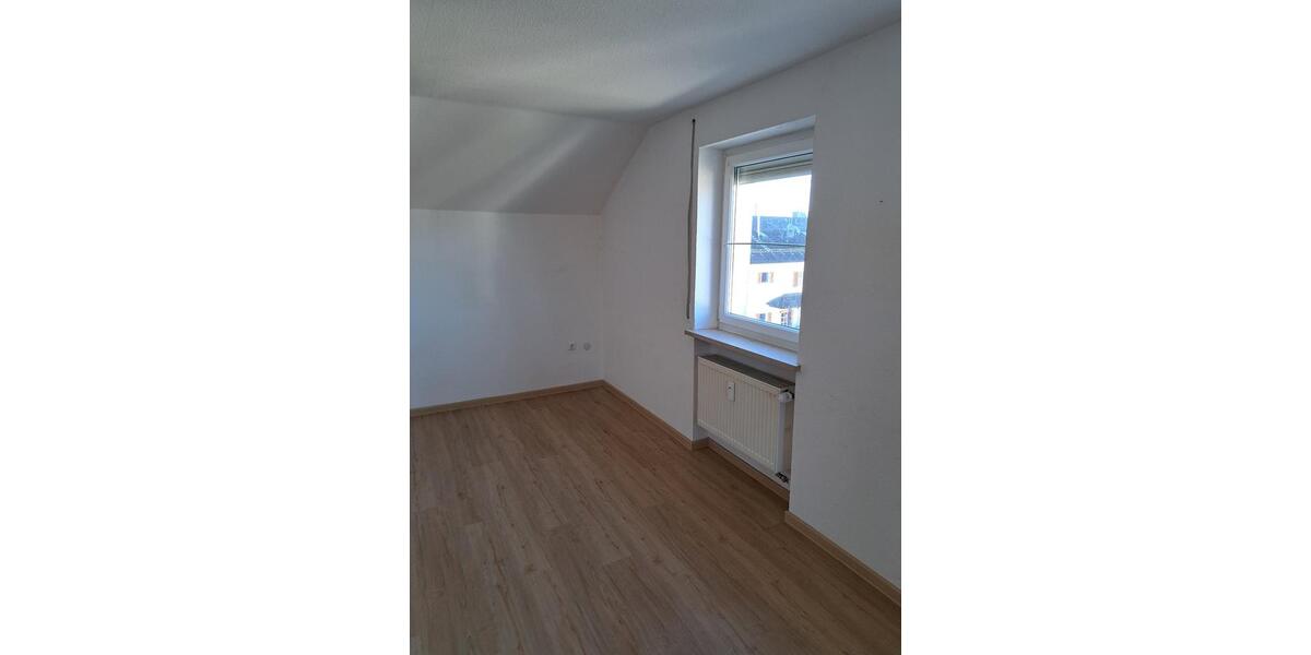 Dachgeschoßwohnung Freilassing - 2 Zimmer, 46 m&sup2;, 500&euro; | Angebot:26462934