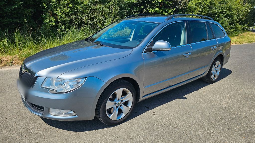 Skoda Superb 178.000 km 7.900 &euro; Lohfelden bei Kassel 34253