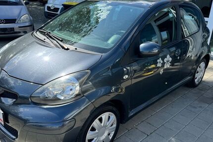 Toyota Aygo (X) 103.000 km 2.499 &euro; Singen 78224