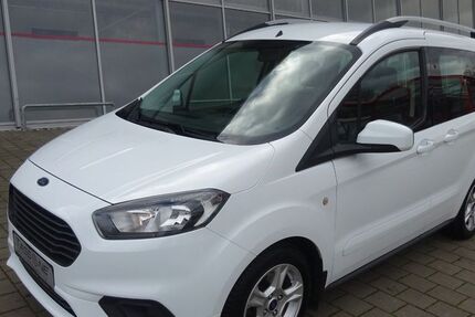 Ford Tourneo Courier 70.560 km 14.590 € Steißlingen 78256