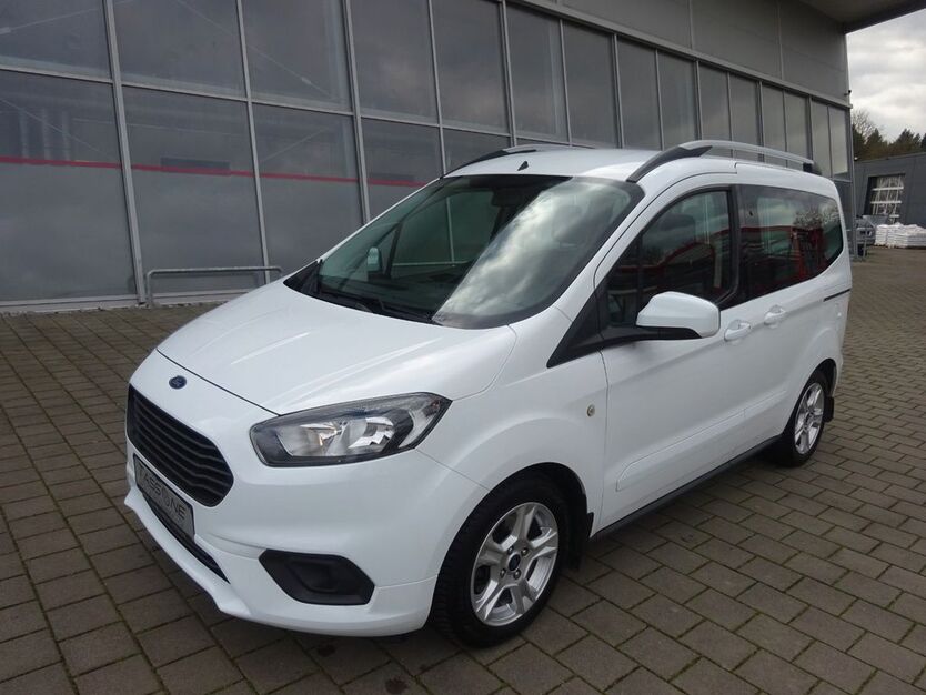 Ford Tourneo Courier 70.560 km 14.590 € Steißlingen 78256