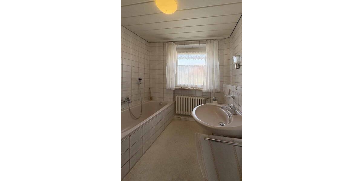 Doppelhaushälfte Weidenberg - 6 Zimmer, 125 m&sup2;, 239.000&euro; | Angebot:26388949