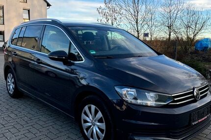 VW Touran 234.000 km 9.990 &euro; Braunschweig 38110
