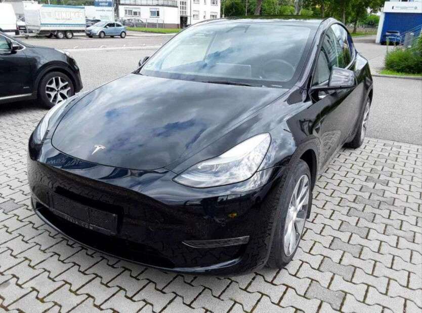Tesla Model Y 41.814 km 35.990 € Mönchhagen 18182