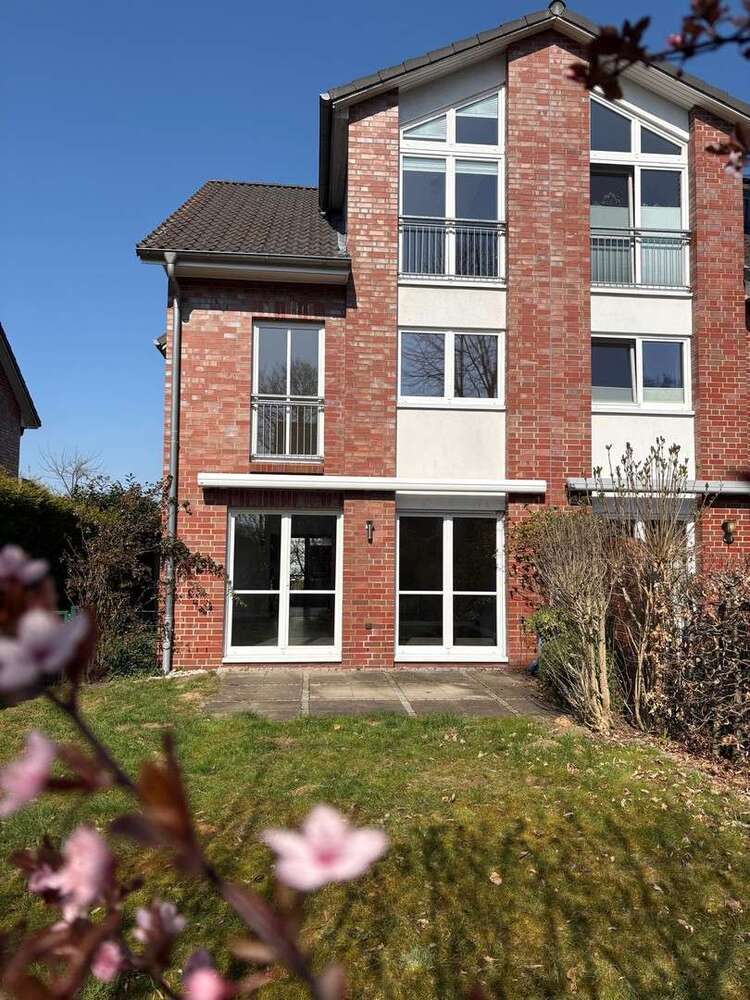 Haus zum Mieten in Hamburg 2.500 € 150 m²