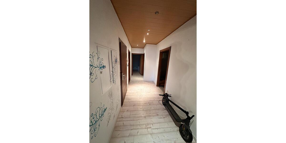 Dachgeschoßwohnung Berching - 5 Zimmer, 122 m&sup2;, 1.100&euro; | Angebot:25224633