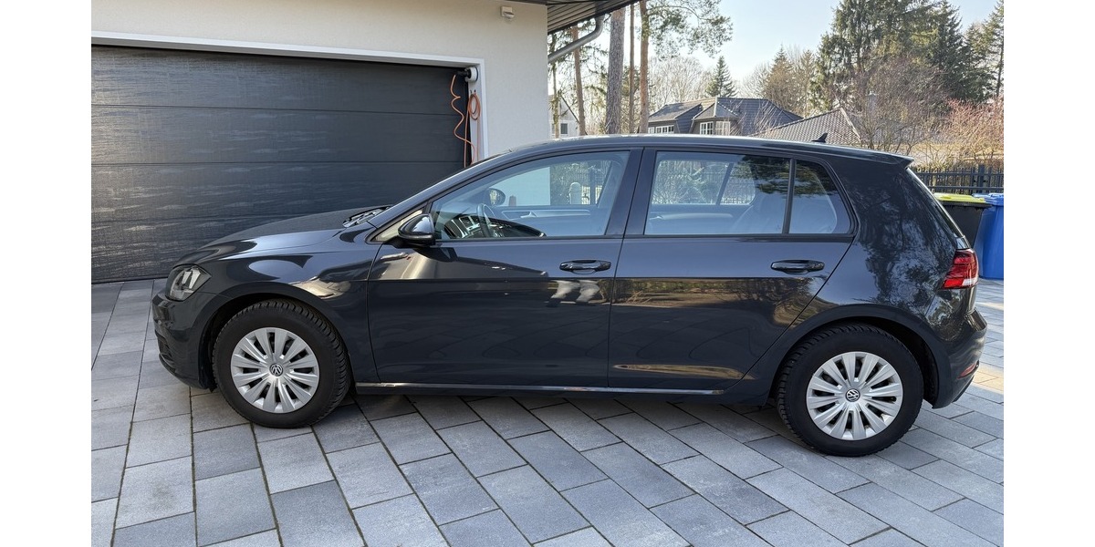 VW Golf VII Lim. Scheckh. Trendline BMT/Start-Stopp 69.950 km 13.300 &euro; Berlin 10247