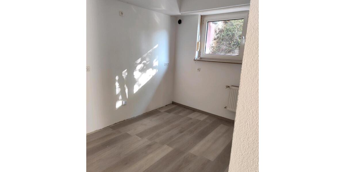Erdgeschoßwohnung Dillenburg Eibach - 3 Zimmer, 90 m&sup2;, 700&euro; | Angebot:24842768