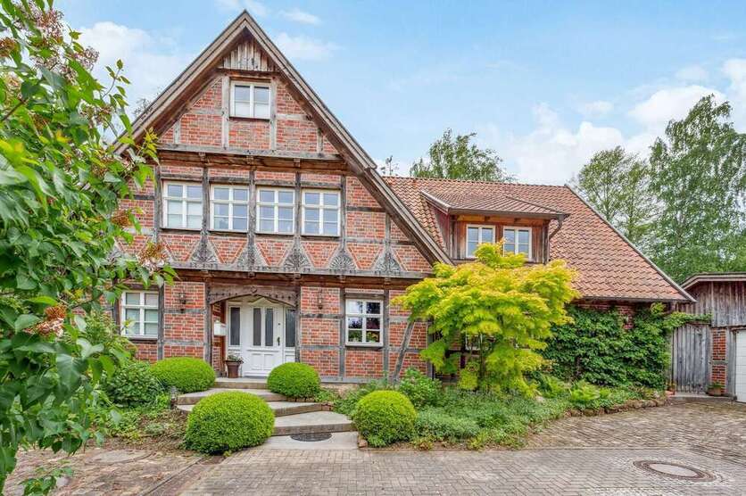 Haus zum Kaufen in Laatzen 980.000 € 254 m²