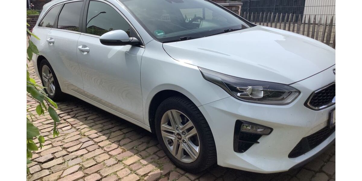 Kia ceed Sportswagon 135.000 km 12.200 &euro; Hürtgenwald 52393
