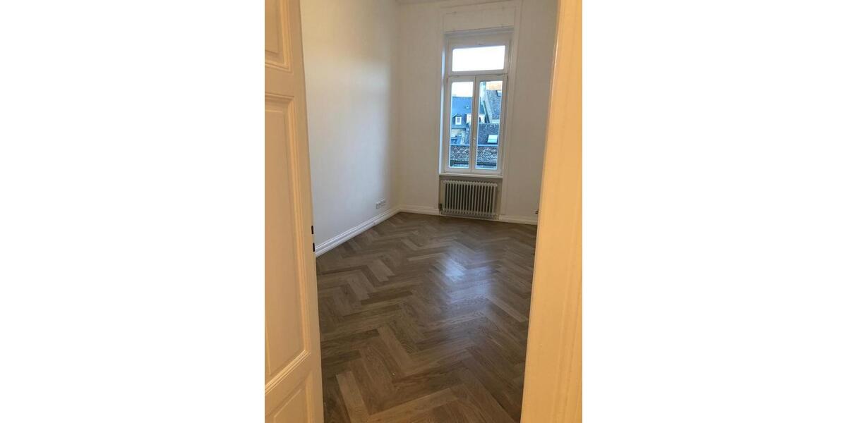 Etagenwohnung Wiesbaden Klarenthal - 5 Zimmer, 125 m&sup2;, 2.225&euro; | Angebot:26404973