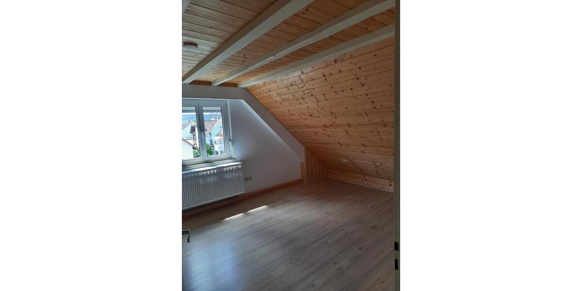 Dachgeschoßwohnung Tauberbischofsheim - 2.5 Zimmer, 65 m&sup2;, 600&euro; | Angebot:25237161