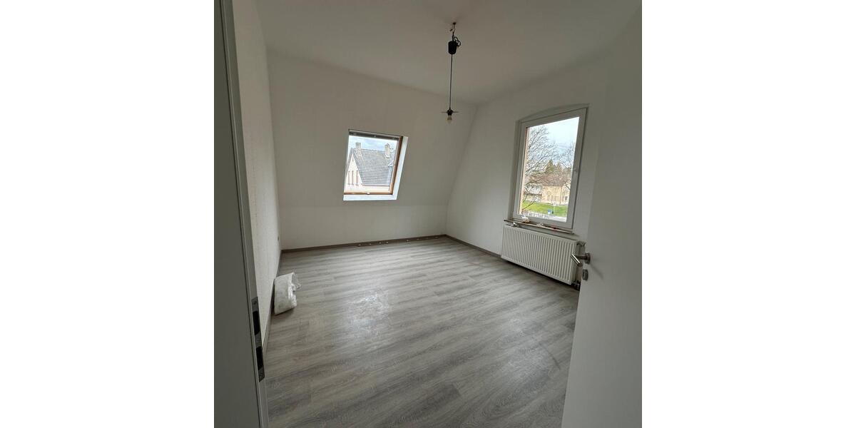Dachgeschoßwohnung Dortmund Bövinghausen - 4.5 Zimmer, 92 m&sup2;, 1.300&euro; | Angebot:26320457
