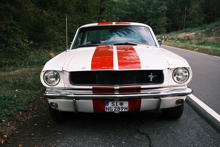 Ford Mustang 9.999 km 32.499 € Freudenberg 57258