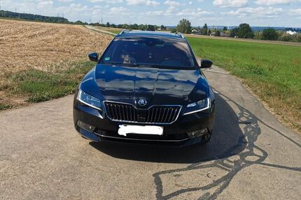 Skoda Superb 121.276 km 22.599 € Dettingen unter Teck 73265