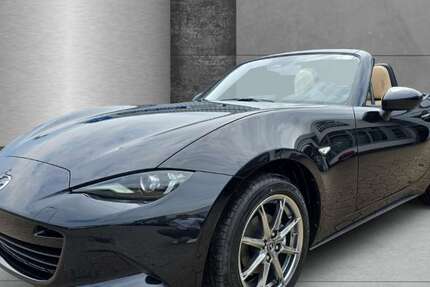 Mazda MX-5 2.990 km 33.980 € Hamburg 21079