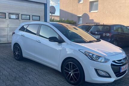Hyundai i30 93.000 km 9.650 &euro; Bruchsal 76646