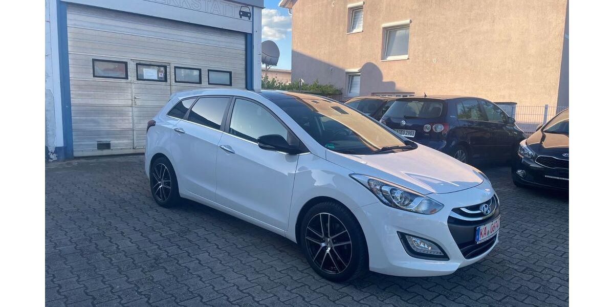 Hyundai i30 93.000 km 9.650 &euro; Bruchsal 76646