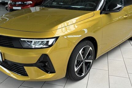 Opel Astra 7.346 km 21.990 € Wilhelmshaven 26389