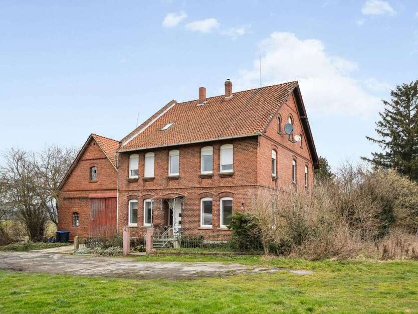 Haus zum Kaufen in Hessisch Oldendorf 299.900 € 390 m²