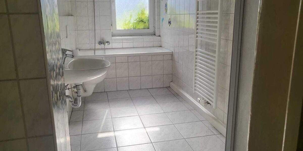 Doppelhaushälfte Neustadt bei Coburg Coburg - 4 Zimmer, 107 m&sup2;, 90.000&euro; | Angebot:25741901