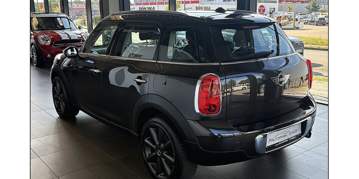 Mini Cooper Countryman Aut. Bi-Xenon Temp. Ambiente 116.000 km 9.999 &euro; Stade 21682