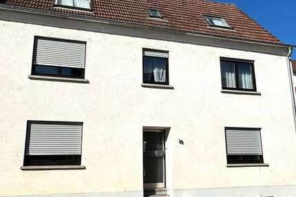 Haus Hauptstuhl - 6 Zimmer, 214 m&sup2;, 1.950&euro; | Angebot:27103235