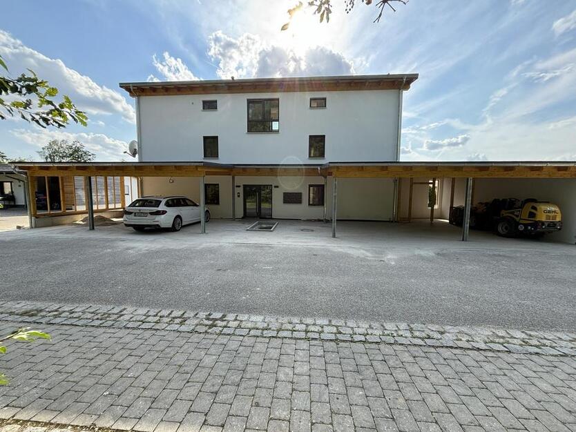 Helle 2-Zimmer-Wohnung - mit Einbauküche - 1. OG - zentrale Ortslage - naturnahe Umgebung