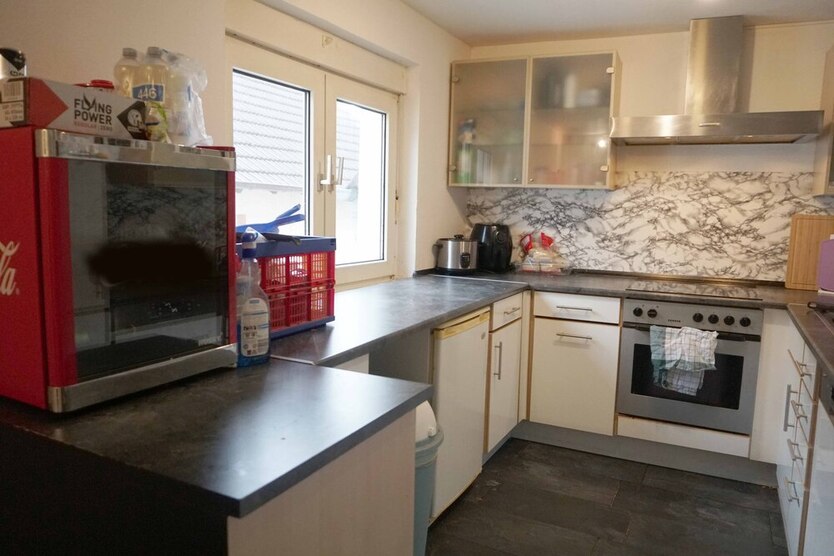 ~~ VERMIETETE ETAGENWOHNUNG IN ZWEITER BAUREIHE IN ZENTRALER LAGE ~~ 3 zimmer