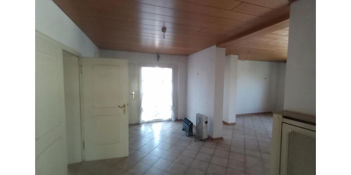 Einfamilienhaus Ranstadt - 9 Zimmer, 280 m&sup2;, 490.000&euro; | Angebot:27083584