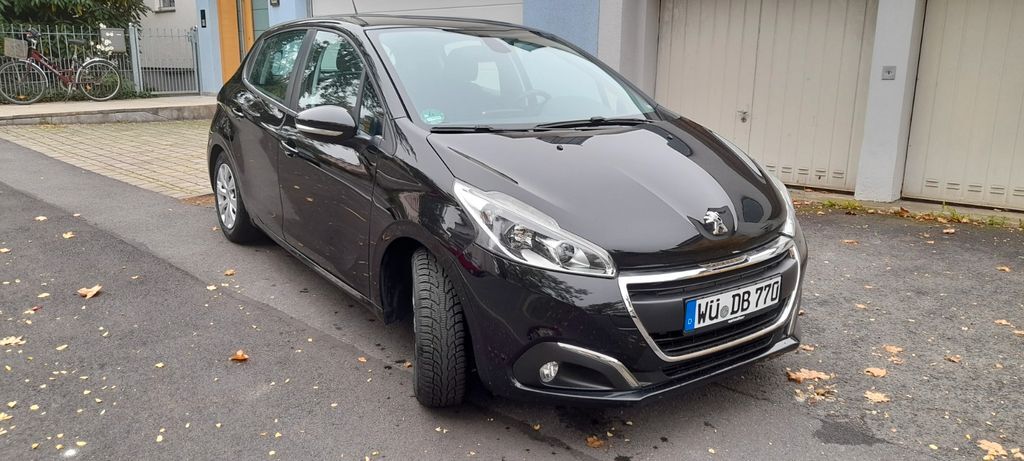 Peugeot 208 42.500 km 8.300 € Würzburg 97074