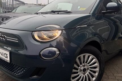 Fiat 500e 2.226 km 25.995 € Berlin 13127