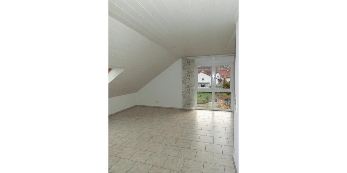 Dachgeschoßwohnung Groß-Umstadt Umstadt - 2 Zimmer, 70 m&sup2;, 630&euro; | Angebot:25380880