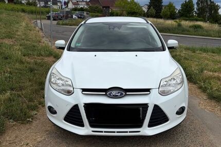 Ford Focus 233.000 km 2.950 &euro; Oestrich-Winkel 65375