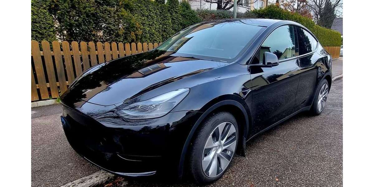 Tesla Model Y 53.500 km 31.500 &euro; München 81679
