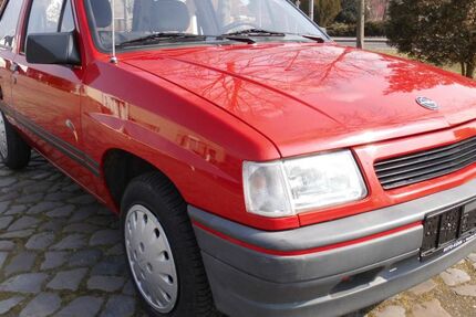 Opel Corsa 30.000 km 4.000 € Genthin/OT Parchen 39307