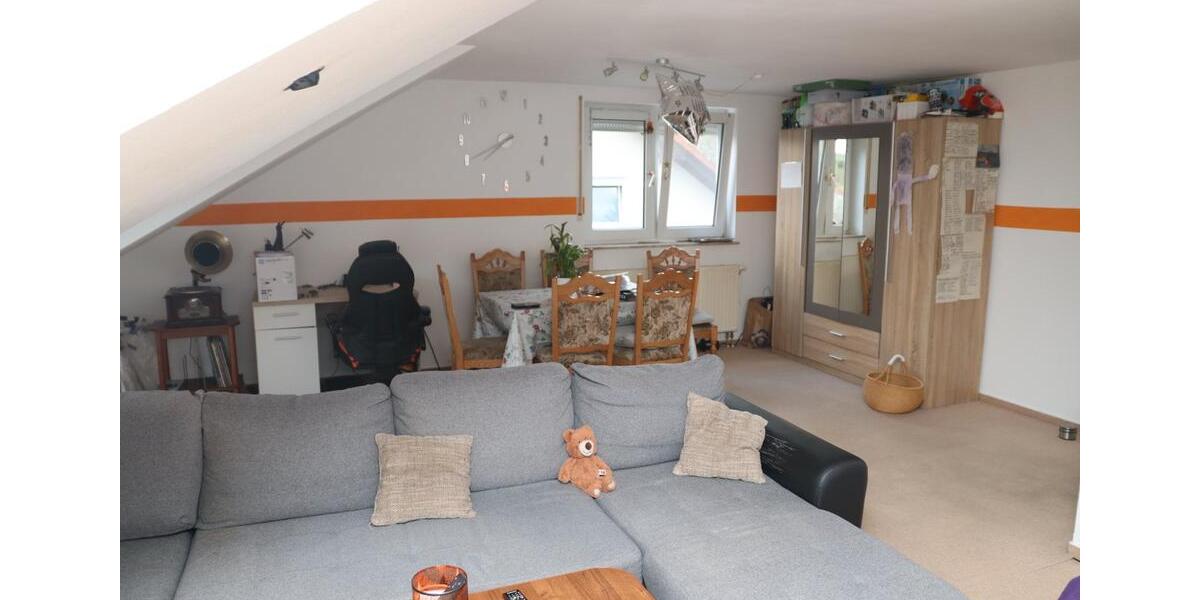 Dachgeschoßwohnung Alsfeld - 3 Zimmer, 78 m&sup2;, 630&euro; | Angebot:26272077