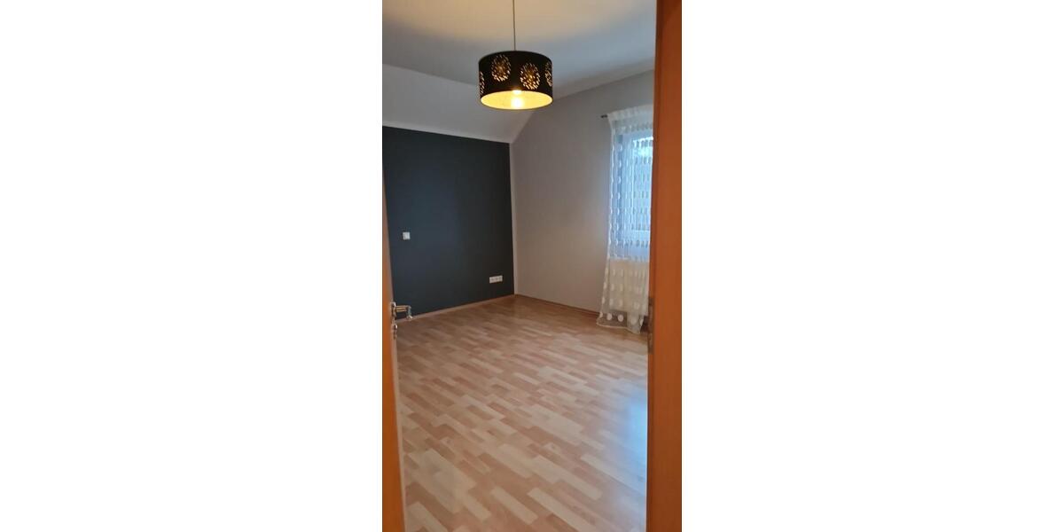 Etagenwohnung Altenstadt - 5 Zimmer, 195 m&sup2;, 1.900&euro; | Angebot:26331743