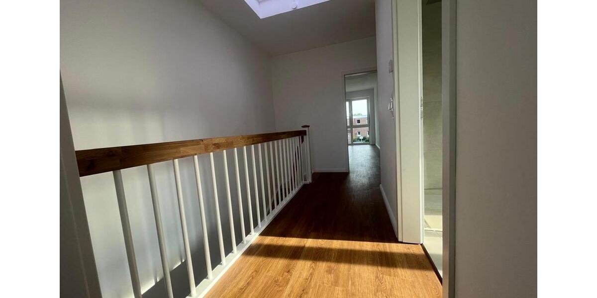 Reihenhaus Oldenburg Etzhorn - 5 Zimmer, 140 m&sup2;, 1.800&euro; | Angebot:26151928
