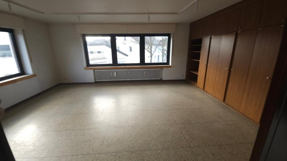Gewerbeobjekt Neukirchen-Vluyn Vluyn - 2.200&euro; | Angebot:25958358