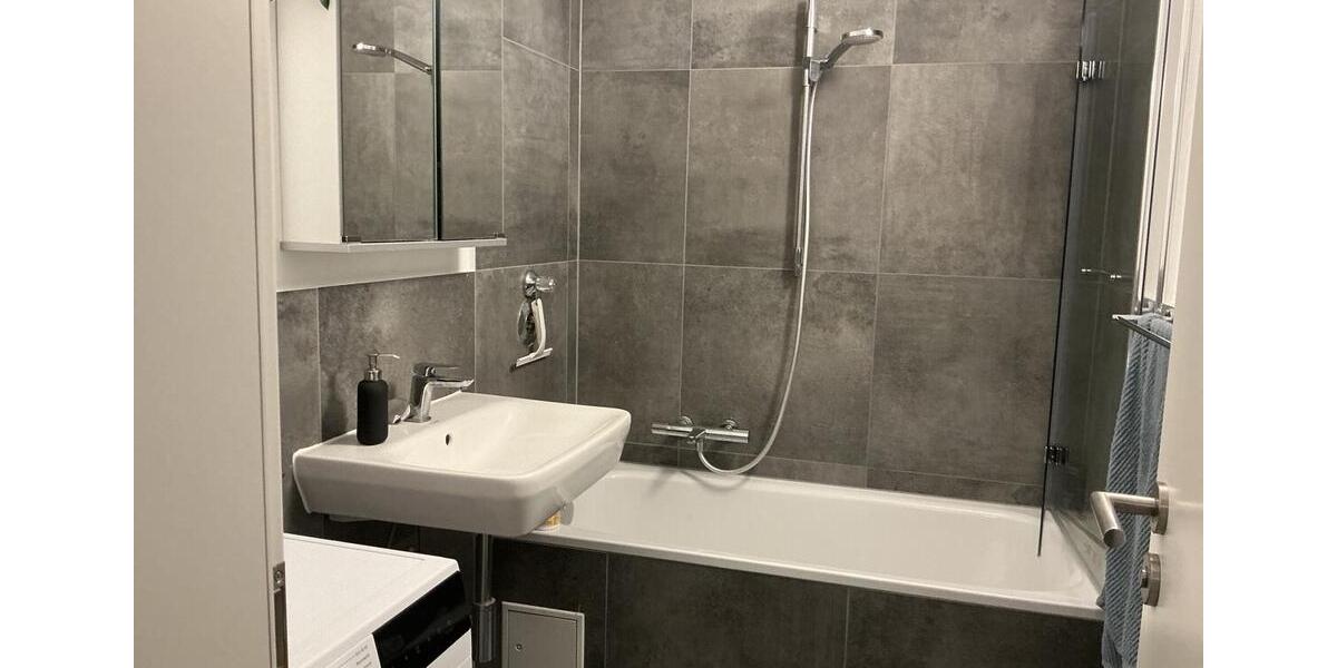 Etagenwohnung München Bogenhausen - 5 Zimmer, 10 m&sup2;, 620&euro; | Angebot:25308072