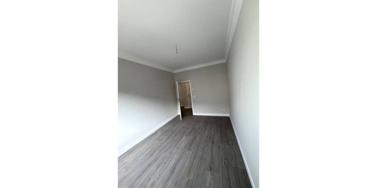 Exklusive Eigentumswohnung inkl. sehr hochwertiger Einbauküche und großem Balkon, optional Stellplatz 3 zimmer