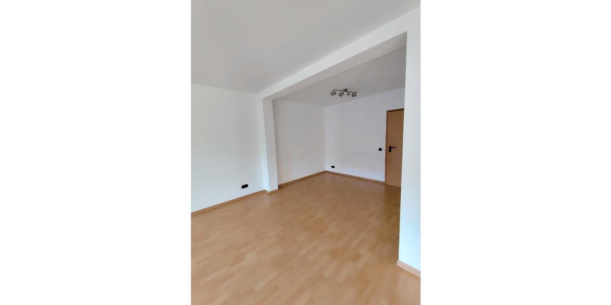 Etagenwohnung Meerbusch - 5 Zimmer, 130 m&sup2;, 1.850&euro; | Angebot:24983748