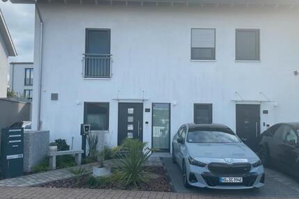 3-Familienhaus in Rot zimmer