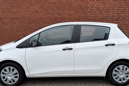Toyota Yaris 90.000 km 8.450 &euro; Nottuln-Appelhülsen 48301
