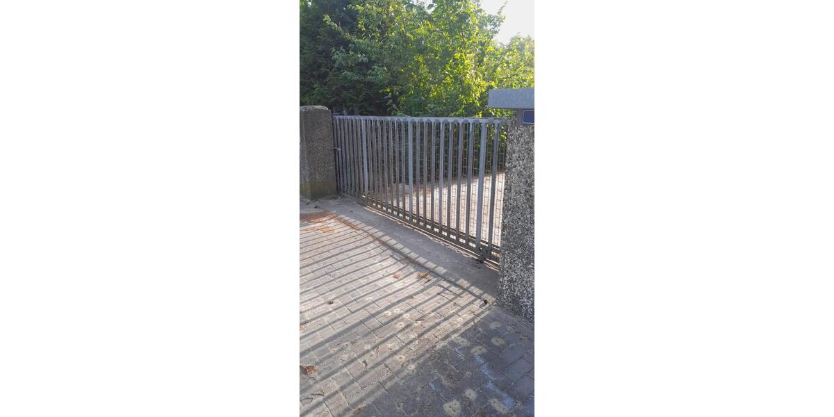 Anwesen 16000qm 2 Häuser Werkstatt Teich Wiesen Wald Burgwedel zimmer