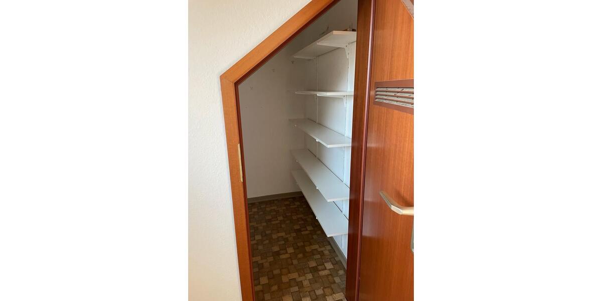 Dachgeschoßwohnung Bergisch Gladbach Frankenforst - 1 Zimmer, 30 m&sup2;, 490&euro; | Angebot:24971992