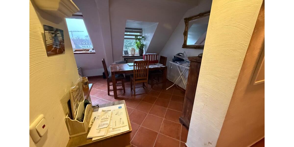 Dachgeschoßwohnung Duisburg Duisburg-Mitte - 4 Zimmer, 70 m&sup2;, 209.000&euro; | Angebot:24310220